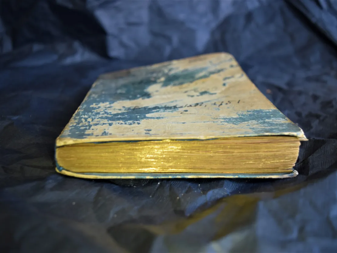 Libretto in blauwe zijde, met goud op snede | Il Ciro riconosciuto, Friedrichstadt 1751.